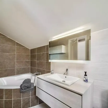 Sunset House With Gorgeous View Of The ヴィラ モントルー