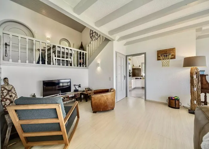 Sunset House With Gorgeous View Of The * モントルー